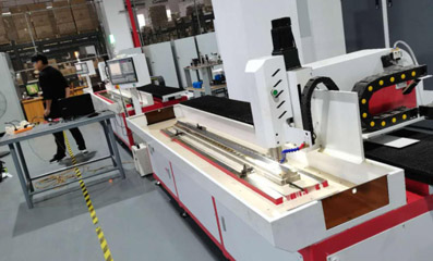 多米自動鉆孔機(jī)：多維度性能突破，賦能高效精準(zhǔn)加工